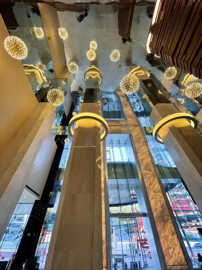 Safi Royal Luxury Metropolitan Hotel San Pedro Garza Garcia Ngoại thất bức ảnh The interior of the shopping mall