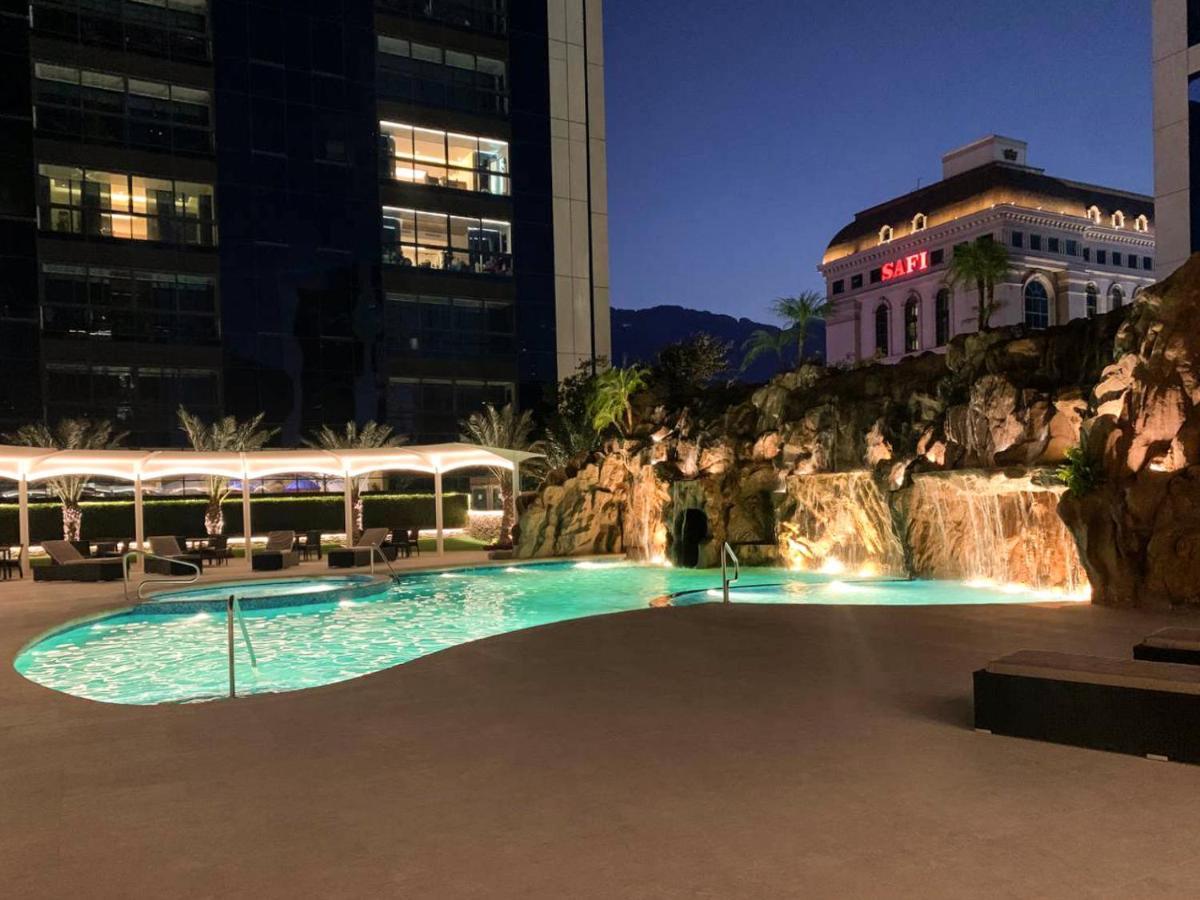Safi Royal Luxury Metropolitan Hotel San Pedro Garza Garcia Ngoại thất bức ảnh The pool at the Fontainebleau