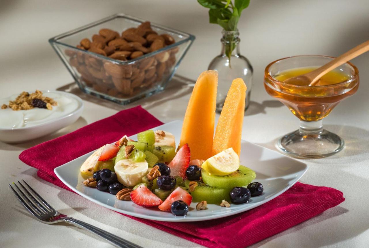 Safi Royal Luxury Metropolitan Hotel San Pedro Garza Garcia Ngoại thất bức ảnh Fruit salad