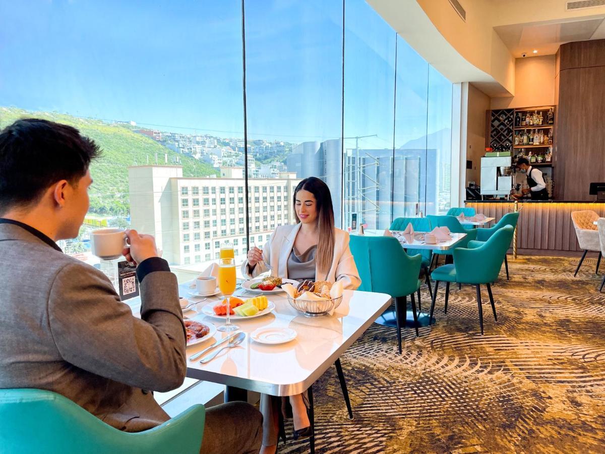 Safi Royal Luxury Metropolitan Hotel San Pedro Garza Garcia Ngoại thất bức ảnh The Lounge at the airport