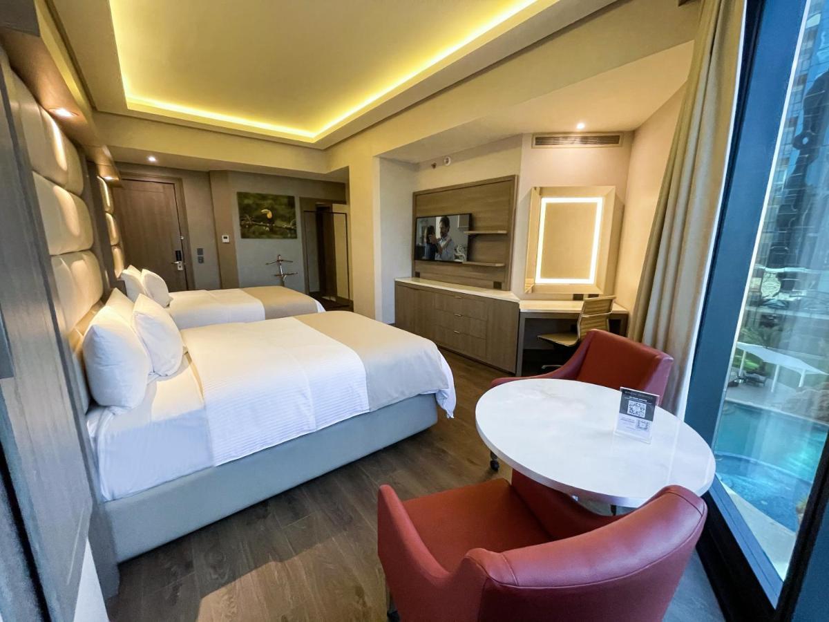 Safi Royal Luxury Metropolitan Hotel San Pedro Garza Garcia Ngoại thất bức ảnh A room at the hotel