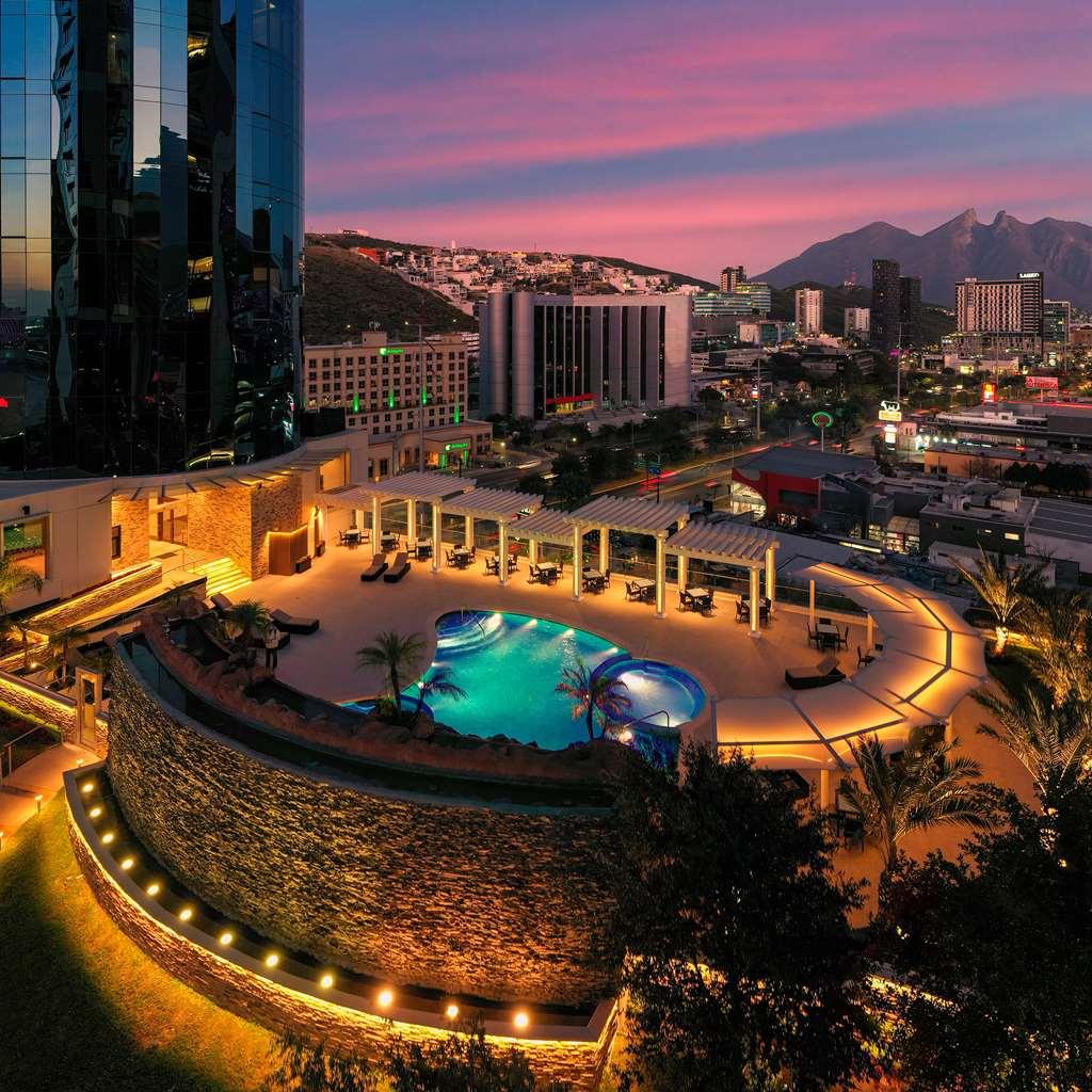 Safi Royal Luxury Metropolitan Hotel San Pedro Garza Garcia Tiện nghi bức ảnh The pool at the JW Marriott Scottsdale Resort and Spa at Camelback Inn